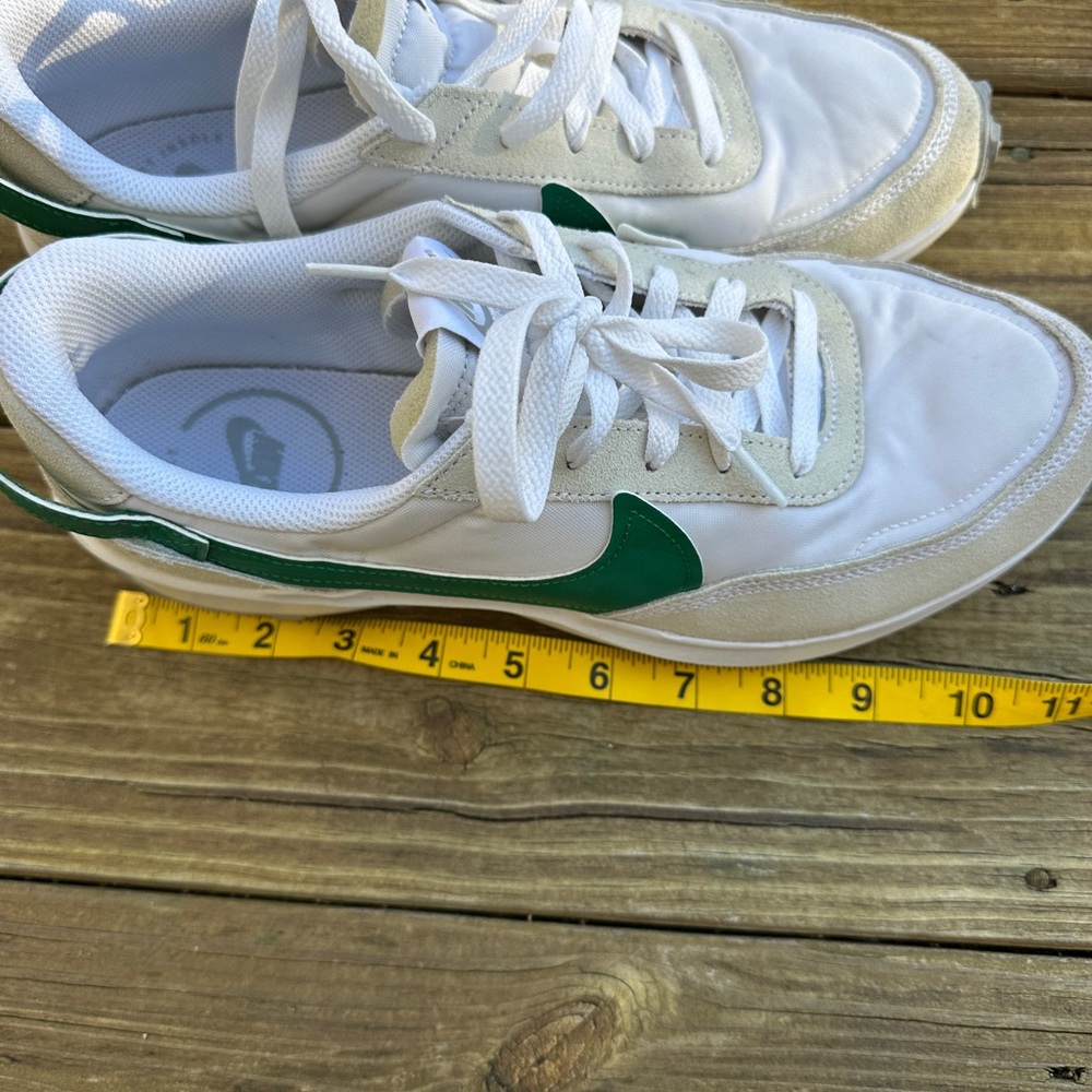 Nike Waffle Debut women’s sneakers, sz 11 - Picture 9 of 9